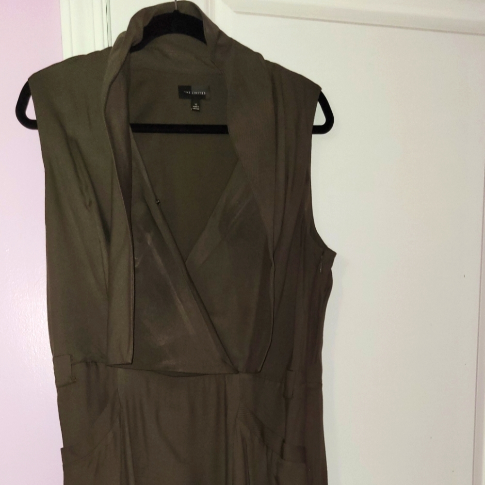 SLEEVELESS olive dress